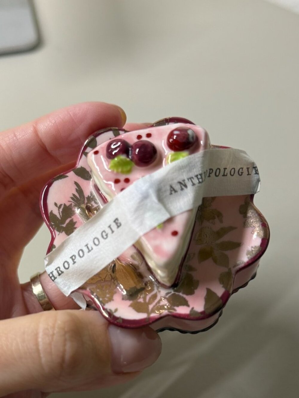 🎂 Anthropologie Cake Slice Trinket Box — New & Sealed 🍒✨
